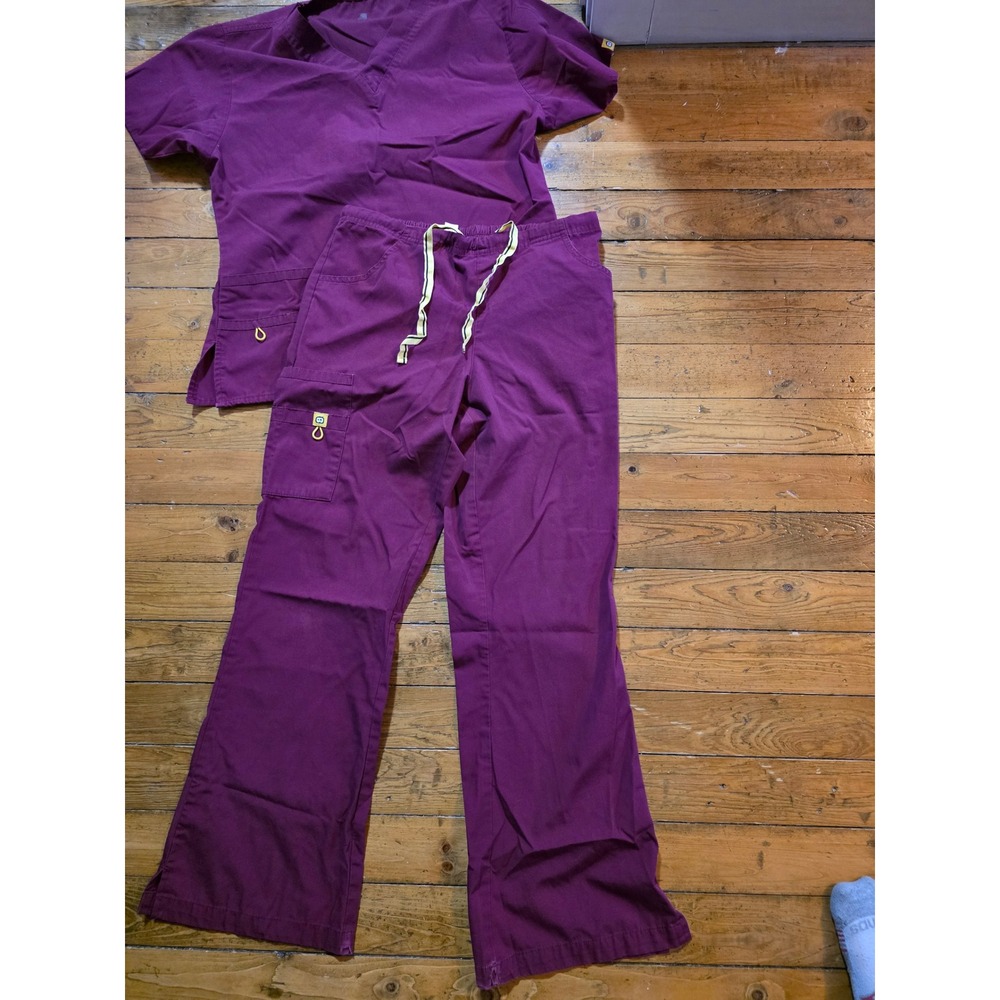 WonderWink Scrub Set Womens Medium Wine Burgundy V-Neck Top Cargo Pants 2 Piece